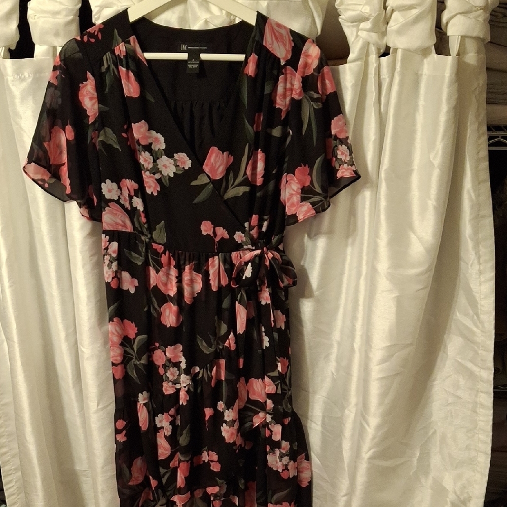 INC International Concepts Black Dress with Pink Floral Design Small 🩵🩵🩵🩵